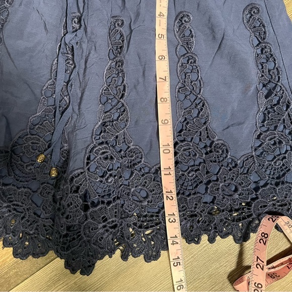 Elevenses Super Cute‎ Blue Shorts- small - Picture 2 of 12